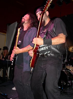 MIKE & CUTTY